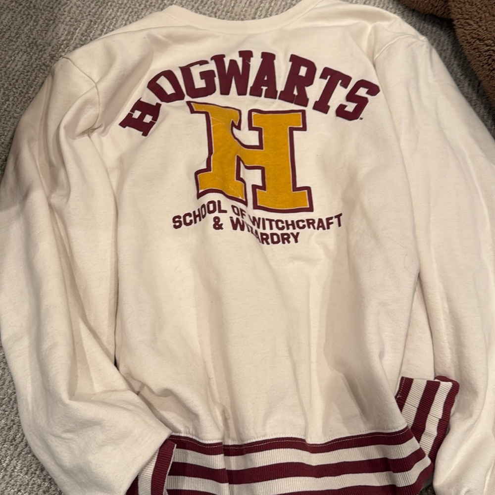 HOGWARTS CREWNECK